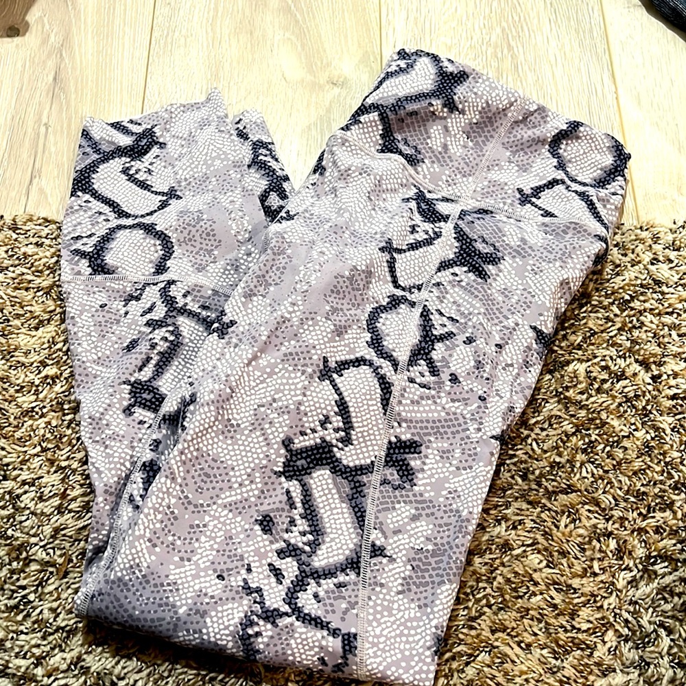 EUC Varley Leggings